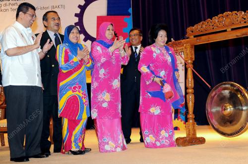 MK06_22042012_ROSMAH_GONG