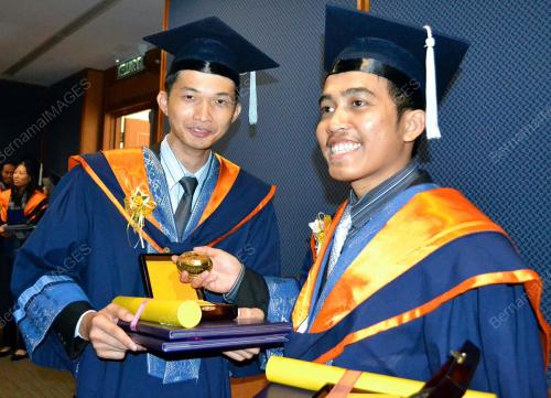 ANUGERAH PELAJAR DIRAJA