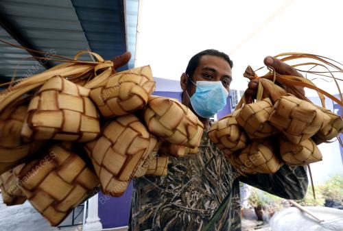 KETUPAT TRADISIONAL