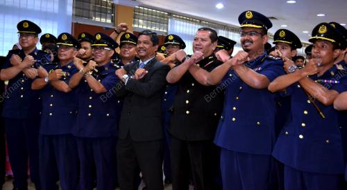 MK06_23112017_IKRAR_JPJ