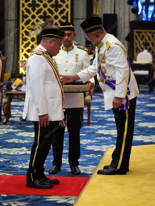 TUN MOHD ALI RUSTAM