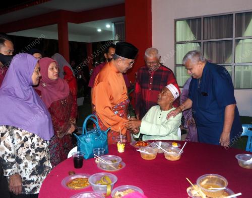TUN MOHD ALI RUSTAM