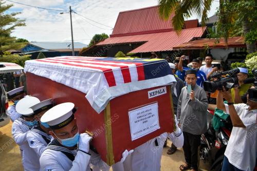 ALLAHYARHAM MUHAMMAD ARIF IDRIS