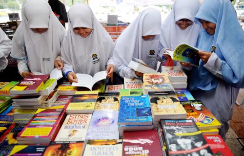 MK06_26022013_FIESTA_BUKU