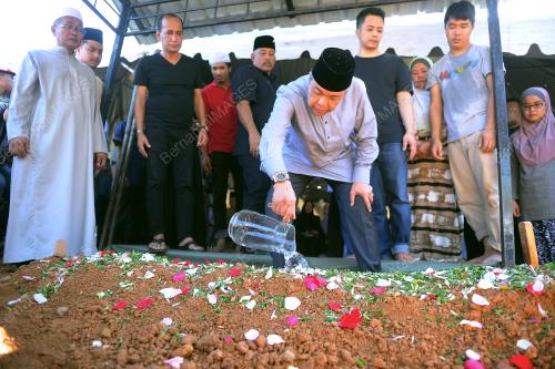 MK06_30062017_JENAZAH