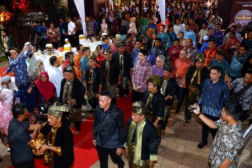 TENGKU HASSANAL IBRAHIM ALAM SHAH AL SULTAN ABDULLAH