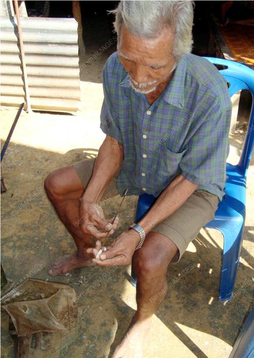 GARUS BADAK