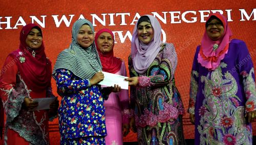 MK07_02092016_WANITA_SUMBANGAN