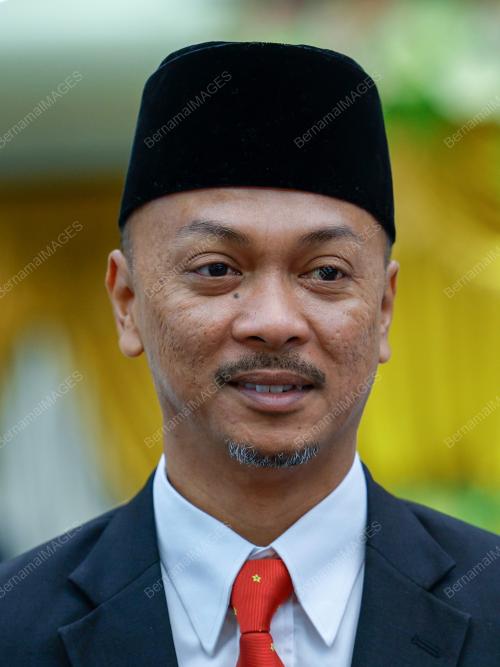 FAIRUL NIZAM ROSLAN