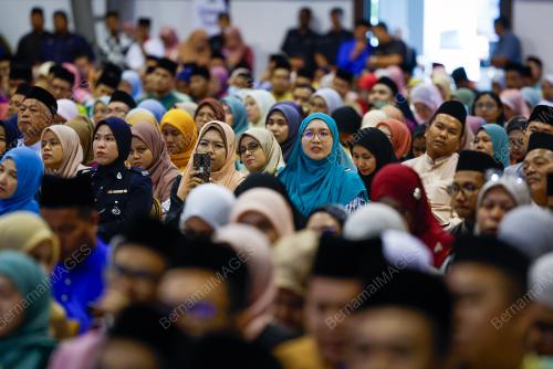 PENJAWAT AWAM