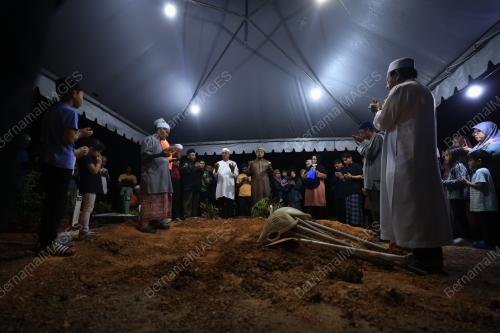ALLAHYARHAMAH HASNATUL ADILAH HASSAN