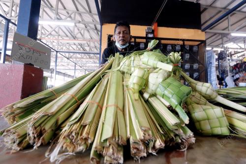 DAUN KETUPAT TRADISIONAL