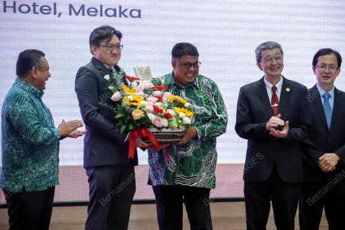 DATUK SERI AB RAUF YUSOH