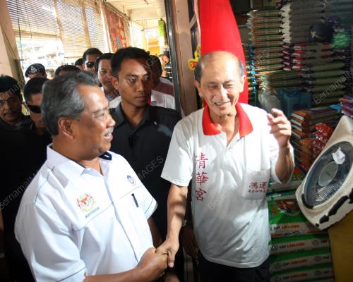 MK07_14022011_MUHIDDIN_ME_83B