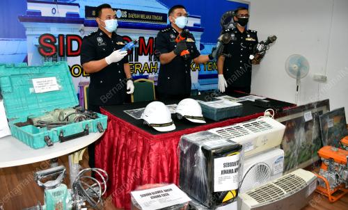 ACP AFZANIZAR AHMAD