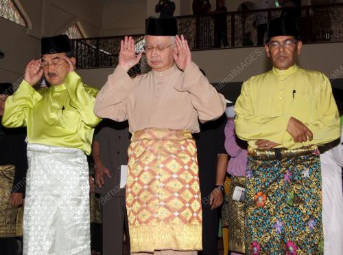 MOHD NAJIB TUN ABDUL RAZAK