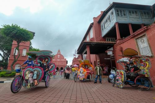 BANGUNAN STADTHUYS