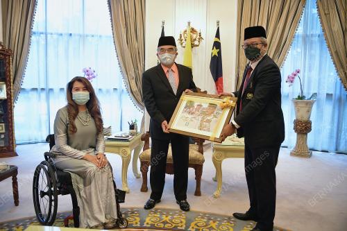 TUN MOHD ALI RUSTAM