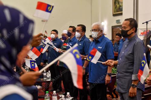 DATUK SERI HAMZAH ZAINUDIN