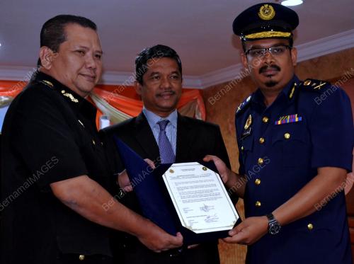 MK07_23112017_JPJ_IKRAR