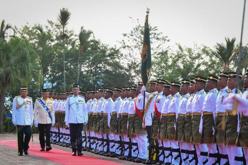 TUN MOHD ALI RUSTAM