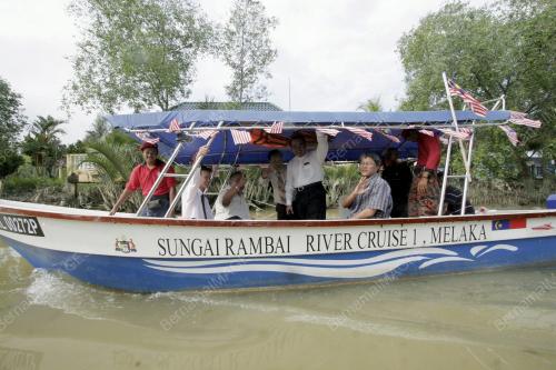 SUNGAI RAMBAI RIVER CRUISE