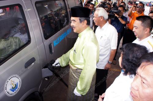 DATUK SERI MOHD ALI RUSTAM