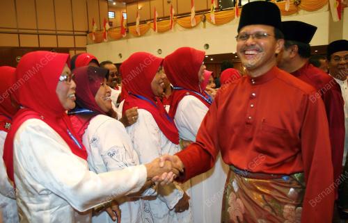 DATUK RAJA NONG CHIK RAJA ZAINAL ABIDIN