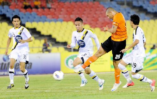 MK08_04092012_FELDA_BOLA