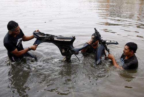 CURI MOTOSIKAL
