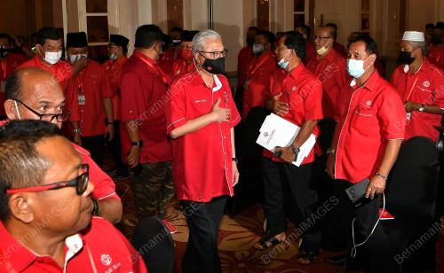DATUK SERI ISMAIL SABRI YAAKOB