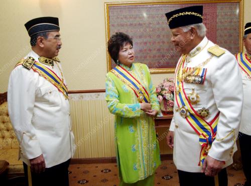 TUN MOHD KHALIL YAAKOB