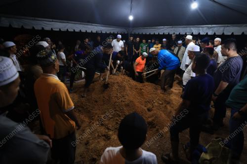 ALLAHYARHAMAH HASNATUL ADILAH HASSAN