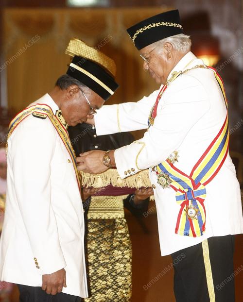 TUN MOHD KHALIL YAAKOB