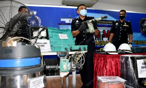 ACP AFZANIZAR AHMAD
