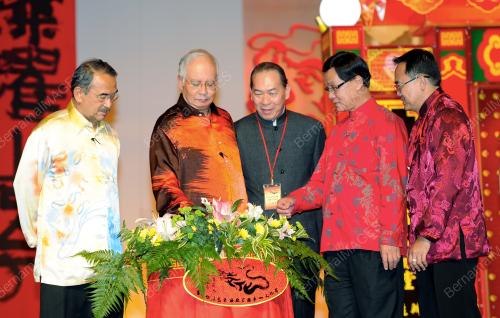 MK08_16112012_PM_PESTA