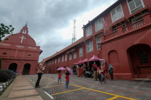 BANGUNAN STADTHUYS