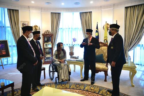 TUN MOHD ALI RUSTAM