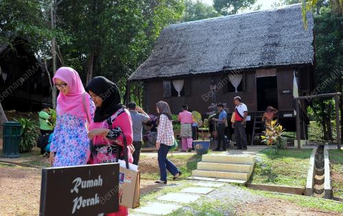 MK08_21052014_MINI_PELANCONG