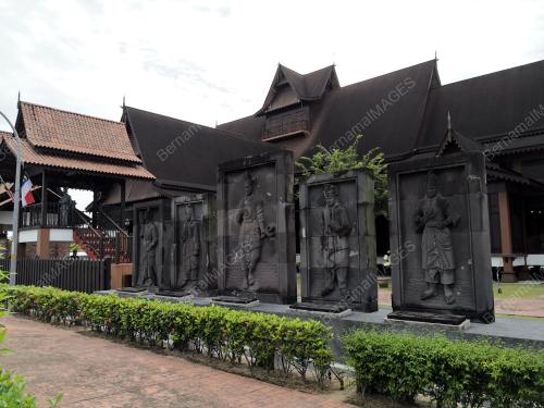 BERMALAM DI MUZIUM