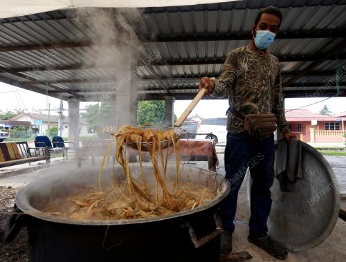 KETUPAT TRADISIONAL