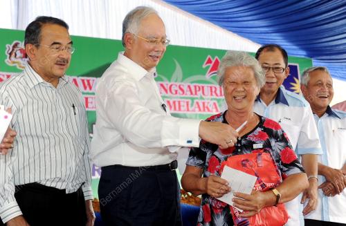 MK08_24022012_NAJIB_PENERIMA