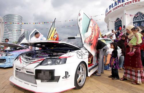 AUTO SHOW