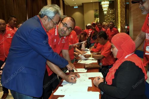 DATUK SERI MOHD REDZUAN YUSOF