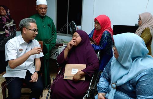 FAHMI FADZLI