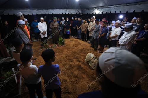 ALLAHYARHAMAH HASNATUL ADILAH HASSAN