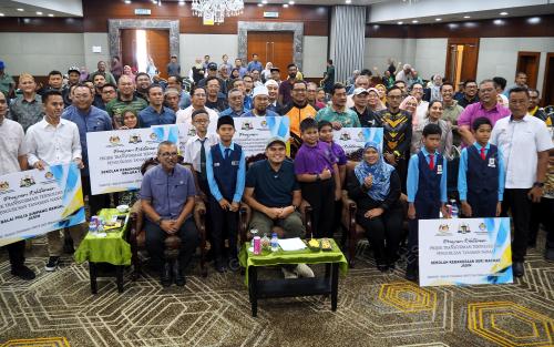 DATUK DR MUHAMAD AKMAL SALEH
