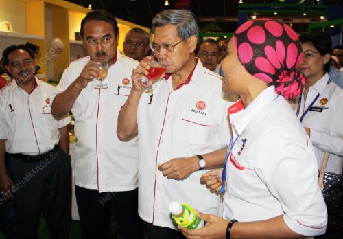 MUSTAPA MOHAMED