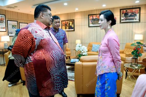 DATUK SERI AB RAUF YUSOH