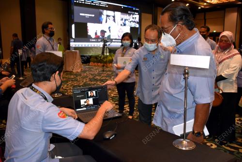 DATUK ISMAIL OTHMAN